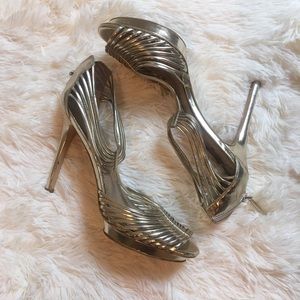 💛 Gold Strappy Peep Toe Sandals 💛